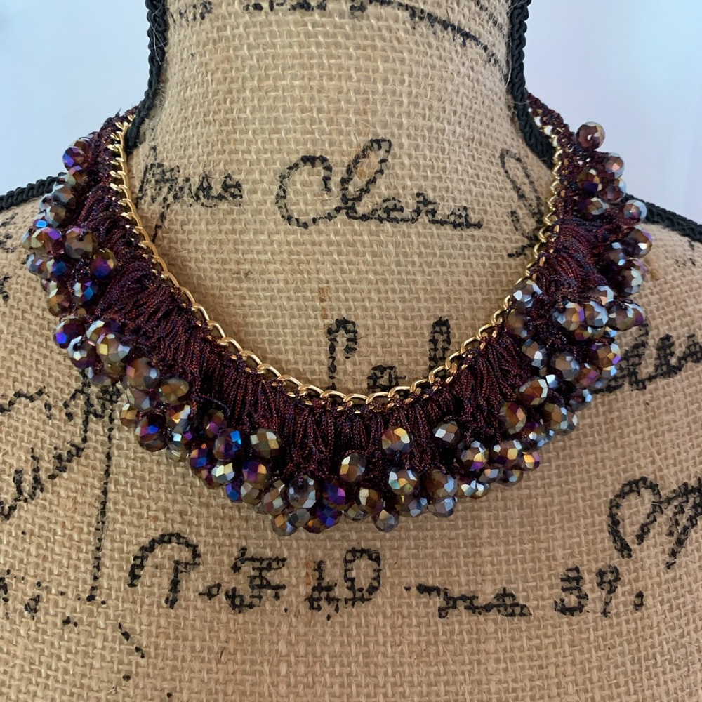 Gorgeous Necklace with multiple Hues. - Picture 1 of 2